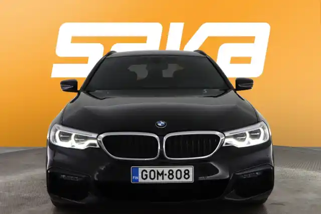 Musta Farmari, BMW 520 – GOM-808